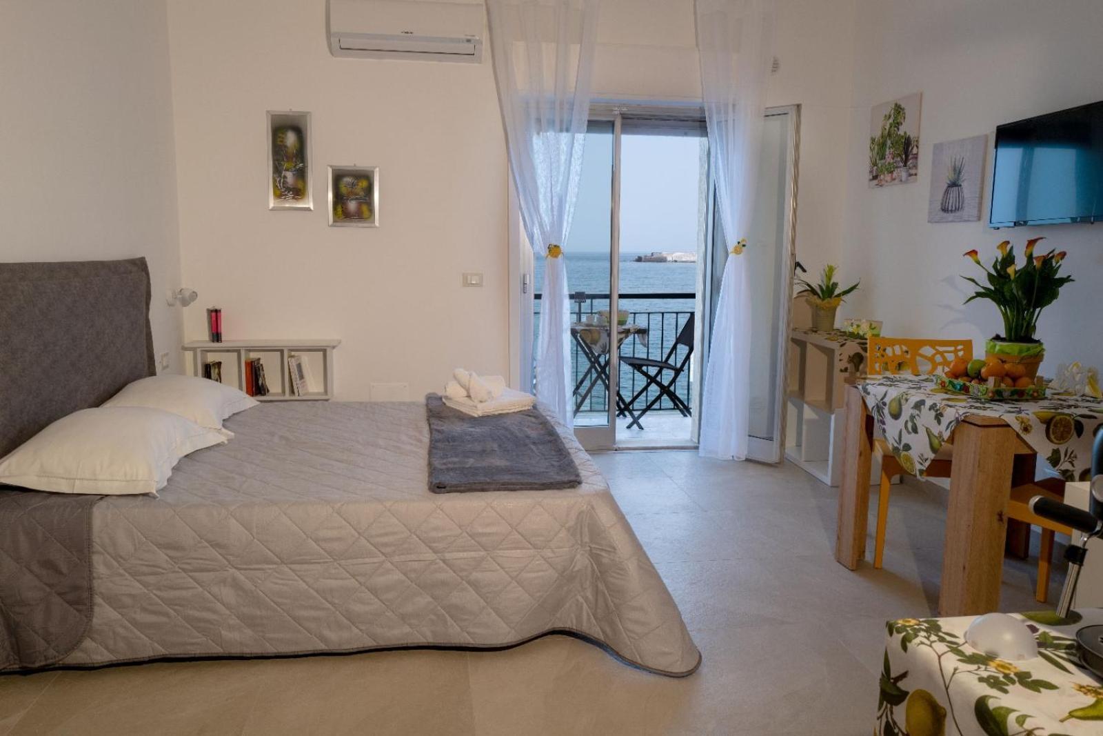 Zia Rina Apartment Naxos Giardini Naxos Eksteriør billede