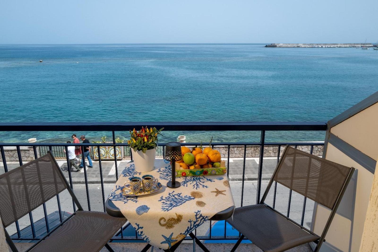 Zia Rina Apartment Naxos Giardini Naxos Eksteriør billede